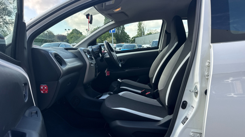 Toyota Aygo 1.0 VVT-i X-Play 5dr Petrol Hatchback